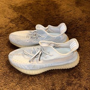 Yeezy boost 350 V2 Cloud White worn a few times but great condition